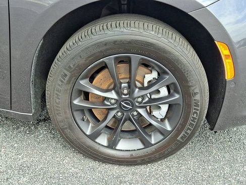 Used 2020 Chrysler Pacifica Touring-L w/ Advanced Safetytec Group AWD/4WD image 11