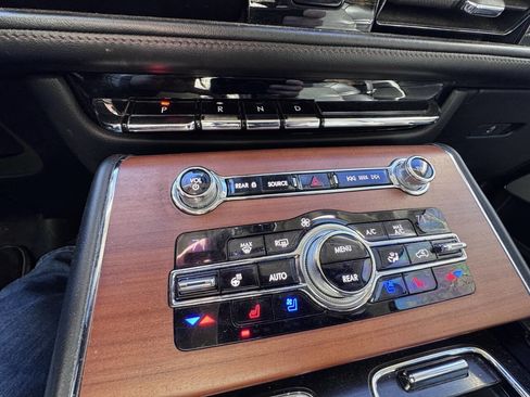 Used 2020 Lincoln Aviator Reserve w/ Equipment Group 202A image 18