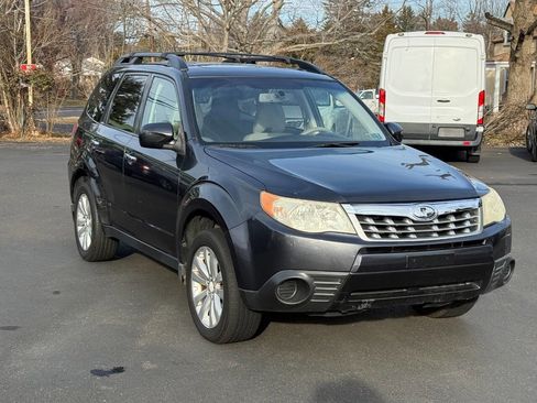Used 2011 Subaru Forester 2.5X Premium w/ All-Weather Pkg image 2