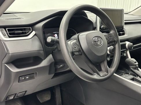 Used 2025 Toyota RAV4 XLE image 13