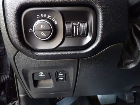 Used 2019 RAM 1500 Big Horn image 25