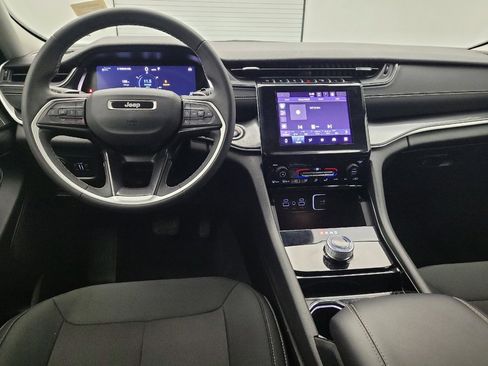 Used 2023 Jeep Grand Cherokee Laredo image 22