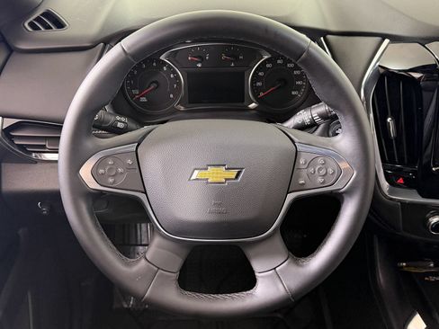 Used 2023 Chevrolet Traverse LT FWD image 11
