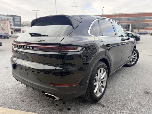 Used 2024 Porsche Cayenne image 6