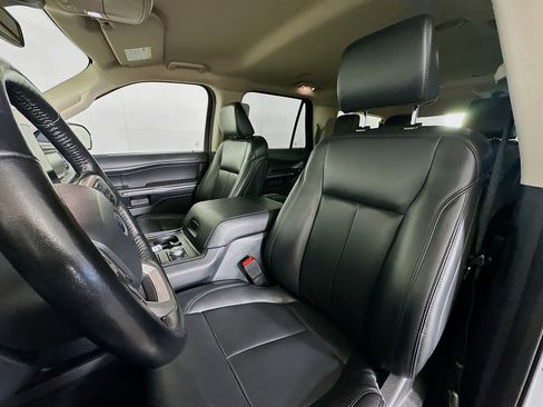 Used 2024 Ford Expedition Max XLT image 13
