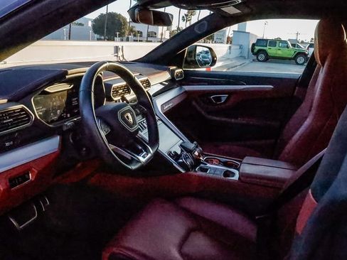 Used 2022 Lamborghini Urus image 18