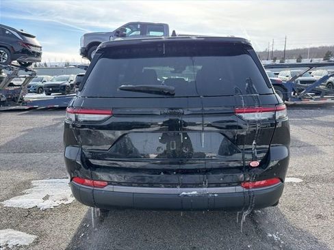 New 2026 Jeep Grand Cherokee Altitude AWD/4WD image 4