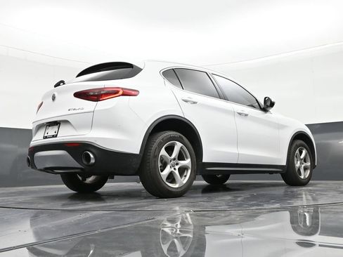 Used 2020 Alfa Romeo Stelvio image 24