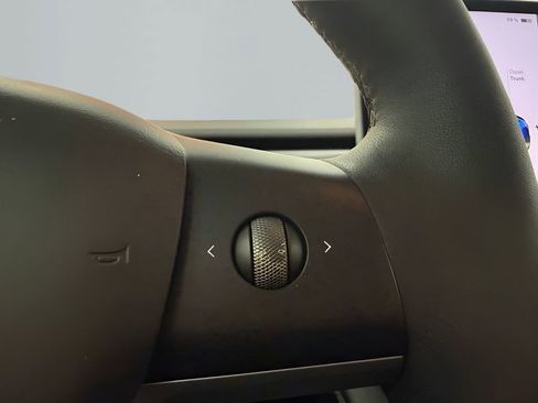 Used 2023 Tesla Model Y Long Range AWD/4WD image 18