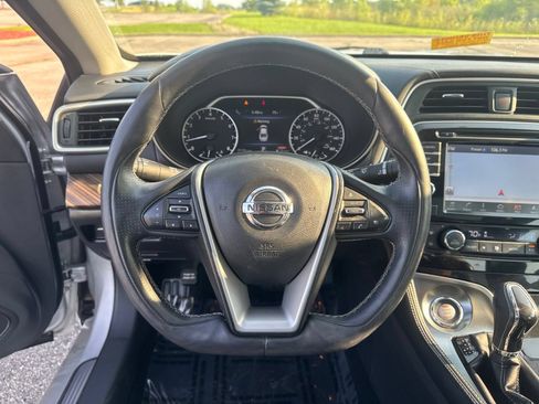 Used 2017 Nissan Maxima Platinum FWD image 18