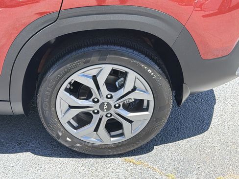 Used 2024 Kia Seltos S FWD image 19