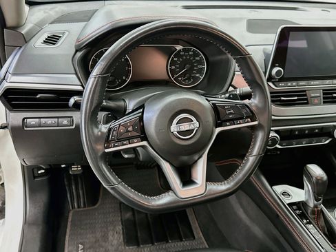 Used 2023 Nissan Altima 2.5 SR FWD image 18
