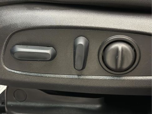 Used 2023 Buick Encore GX Select w/ Sport Touring Package image 37