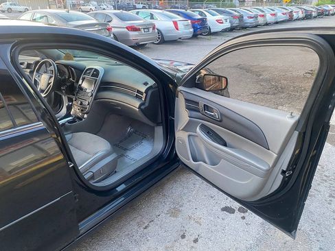 Used 2015 Chevrolet Malibu LT FWD image 16
