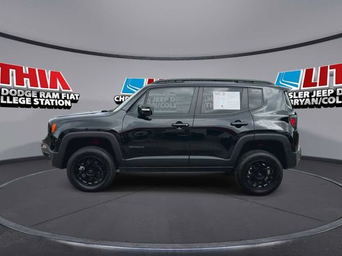 Used 2023 Jeep Renegade Latitude AWD/4WD image 5