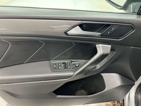 Used 2023 Volkswagen Tiguan SE image 20