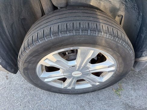 Used 2017 GMC Terrain SLT w/ Open Road Package image 12