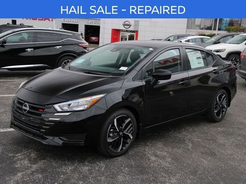 New 2025 Nissan Versa SR w/ Trunk Package FWD image 6