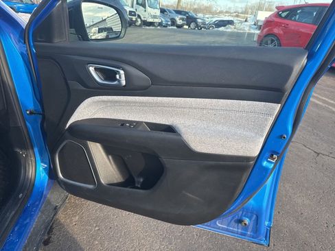 Used 2023 Jeep Compass Latitude w/ Convenience Group image 28