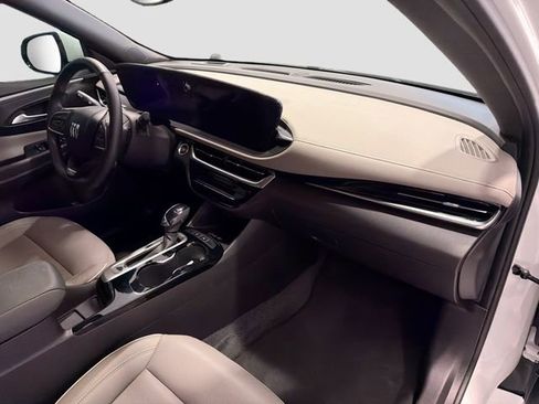 Used 2024 Buick Envista Avenir image 25