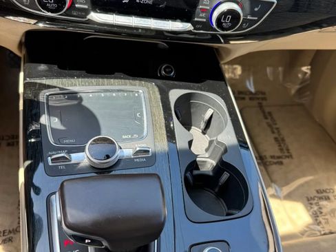 Used 2019 Audi Q7 3.0T Prestige AWD/4WD image 29
