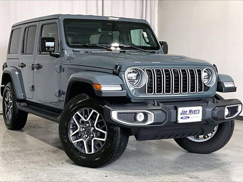 Used 2026 Jeep Wrangler Unlimited Sahara AWD/4WD image 1
