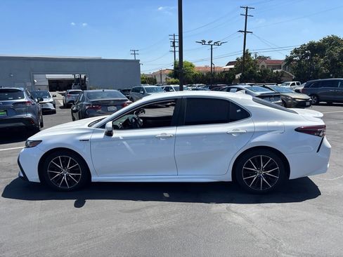 Used 2021 Toyota Camry SE FWD image 7