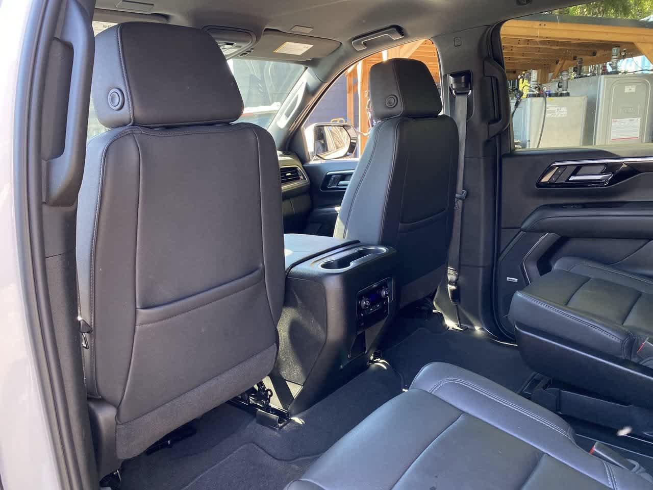 Used 2026 Chevrolet Suburban LT w/ Comfort Package AWD/4WD image 15