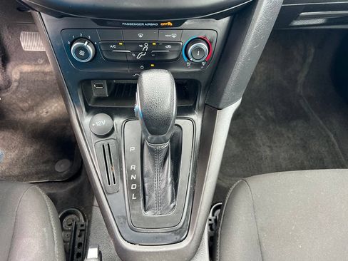 Used 2018 Ford Focus SE FWD image 30