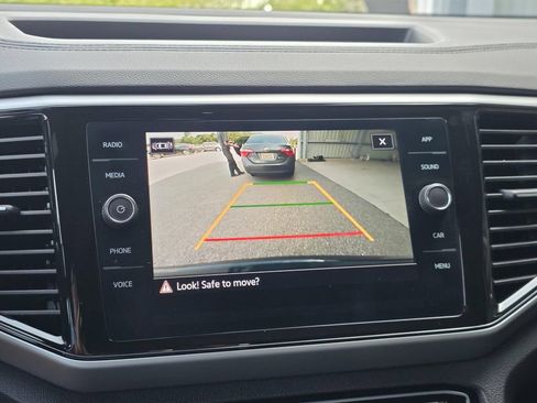 Used 2023 Volkswagen Atlas Cross Sport SE FWD image 14