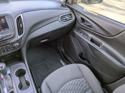 Used 2021 Chevrolet Equinox LT image 18
