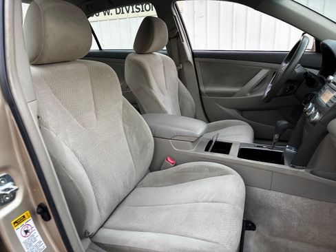 Used 2011 Toyota Camry LE image 58