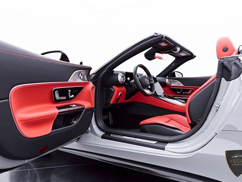 Used 2025 Mercedes-Benz SL 43 AMG w/ Driver Assistance Package image 47