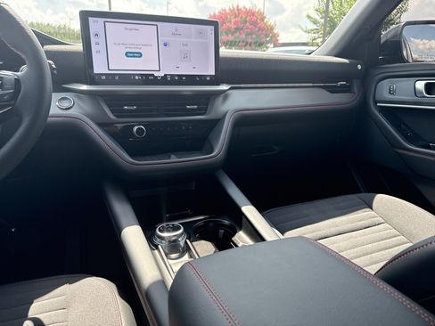 Used 2025 Ford Explorer ST-Line w/ Premium Package RWD image 29