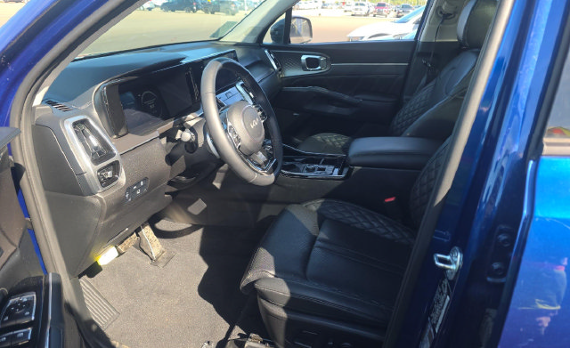 Used 2023 Kia Sorento SX AWD/4WD image 5