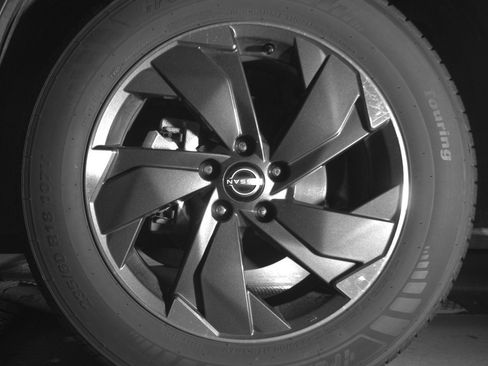 Used 2025 Nissan Rogue SV image 12