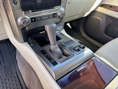 Used 2019 Lexus GX 460 image 25