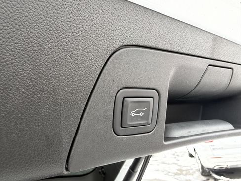 Used 2023 Buick Envision Avenir image 12