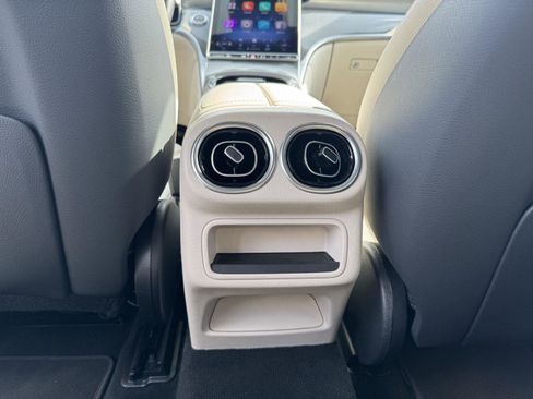 Certified 2025 Mercedes-Benz GLC 300 image 17