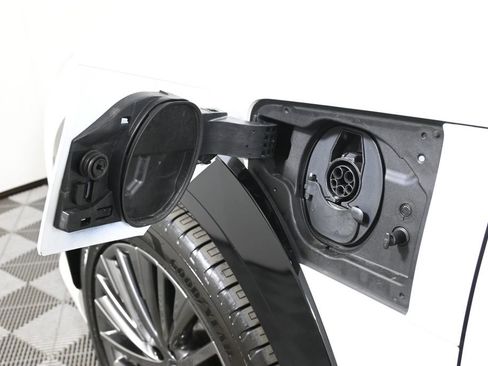 Used 2023 Lexus RZ 450e Premium w/ Accessory Package (2T) image 15