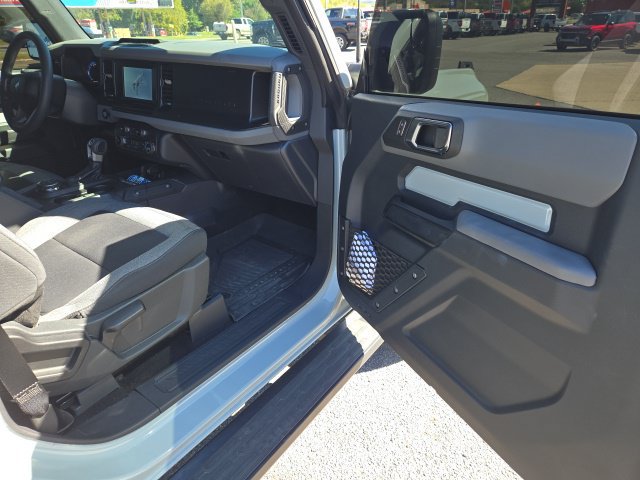 Used 2022 Ford Bronco 2-Door w/ Sasquatch Package AWD/4WD image 5