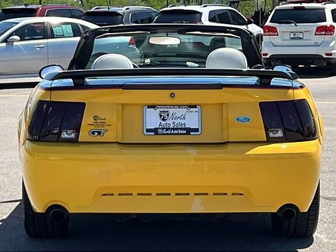 Used 2004 Ford Mustang GT image 33