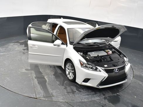 Used 2017 Lexus CT 200h image 21