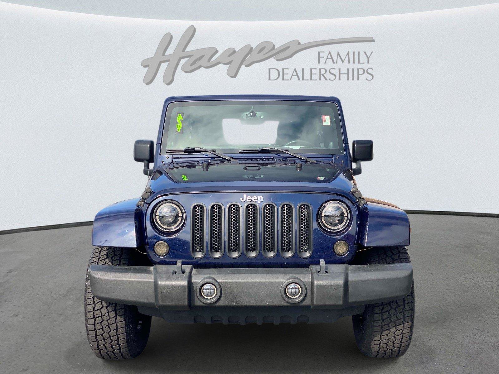 Used 2013 Jeep Wrangler Unlimited Sahara w/ Connectivity Group AWD/4WD image 9