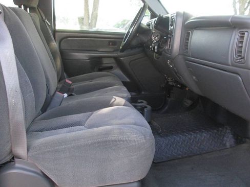 Used 2007 Chevrolet Silverado 2500 LT AWD/4WD image 17