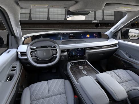 New 2026 Lincoln Navigator L Black Label AWD/4WD image 9