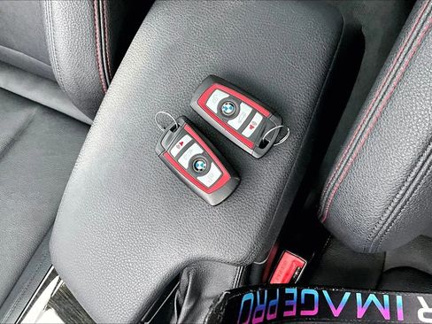 Used 2018 BMW 330i Gran Turismo xDrive image 11