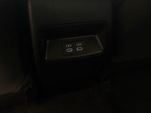 Used 2025 Toyota Corolla LE image 29