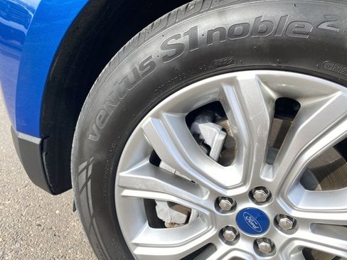 Used 2022 Ford Edge Titanium w/ Class II Trailer Tow Package image 3