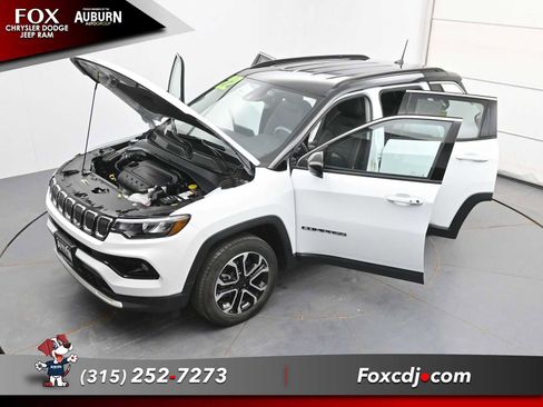 Used 2022 Jeep Compass Limited image 33
